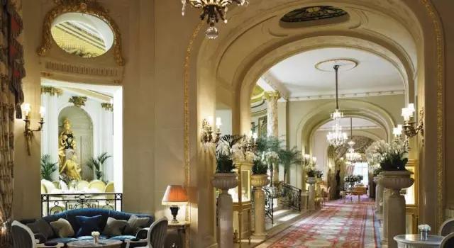 一开始我也不懂,为什么名人都爱住这些老酒店,直到...