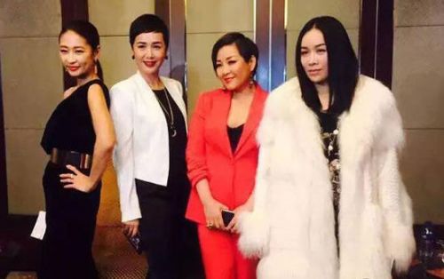 超杨澜谢娜,她才是最牛女主持,离职央视赚10亿老公竟也是大佬