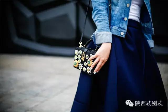 说出你们在酒吧被撩的经历?我面膜笑裂了!丨谁是忒色街拍NO.