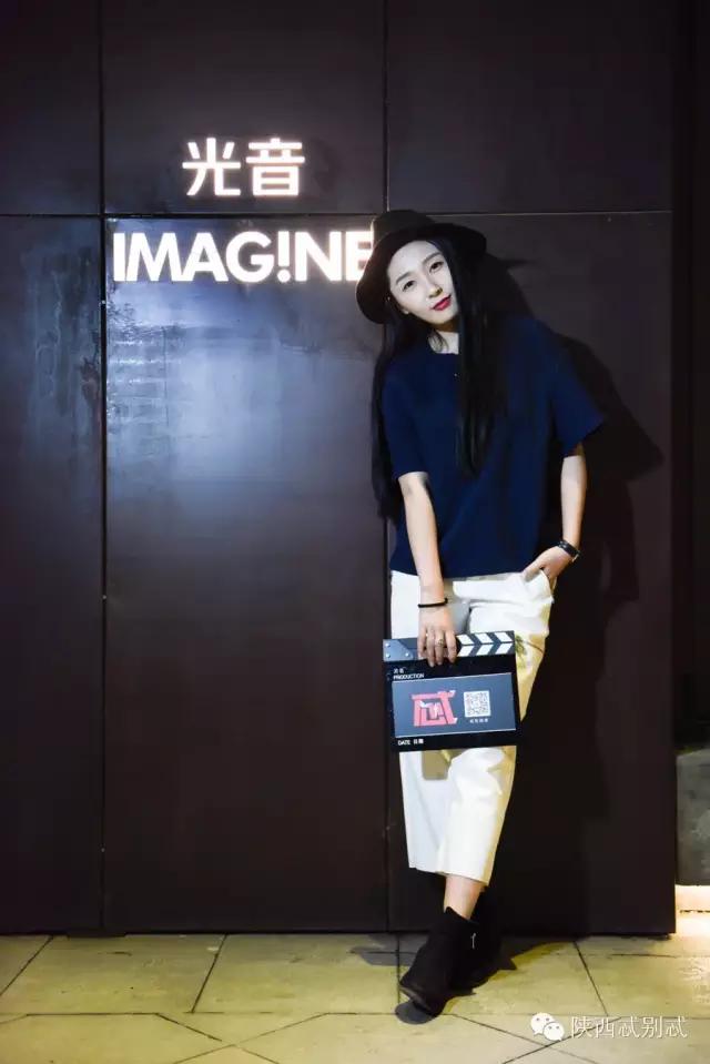 说出你们在酒吧被撩的经历?我面膜笑裂了!丨谁是忒色街拍NO.