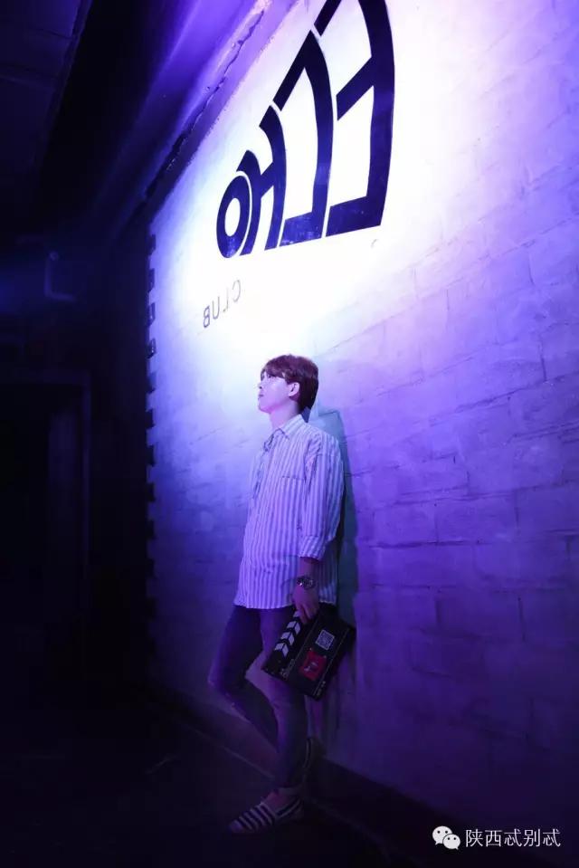 说出你们在酒吧被撩的经历?我面膜笑裂了!丨谁是忒色街拍NO.