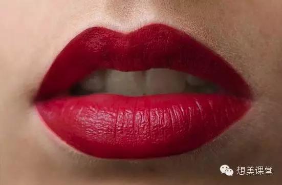 不用整形也可以轻松拥有M字唇啦！