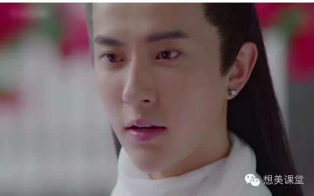 不用整形也可以轻松拥有M字唇啦！