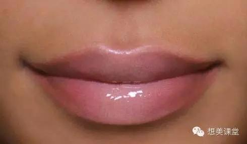 不用整形也可以轻松拥有M字唇啦！