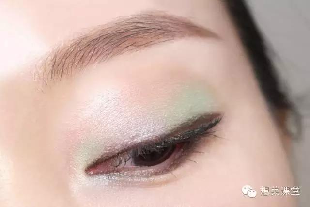 好多眼影盘怎么用,好漂亮的眼影盘不知道用哪个