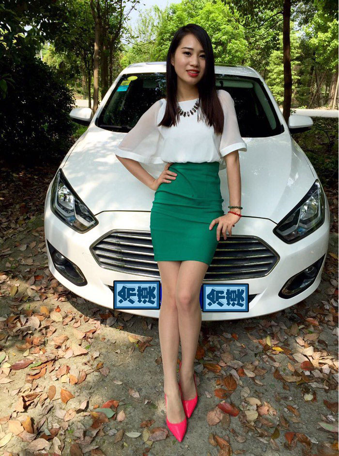 卡罗拉美女提车,卡罗拉对比福睿斯