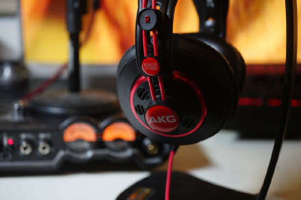 akgk240r闅炬帹,akgk240r鑰虫満