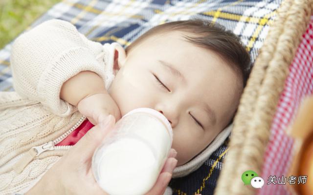 3个月宝宝老是6到7天不拉屎,3个月的宝宝经常3天不大便正常吗