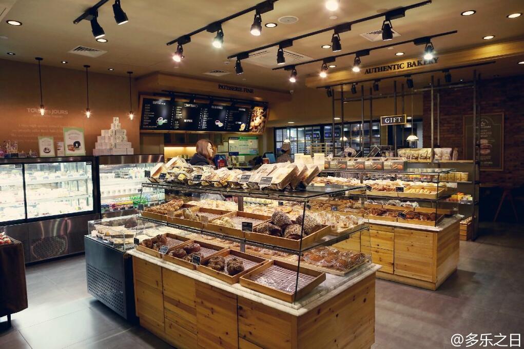 都教授代言服装,都教授北京现代广告