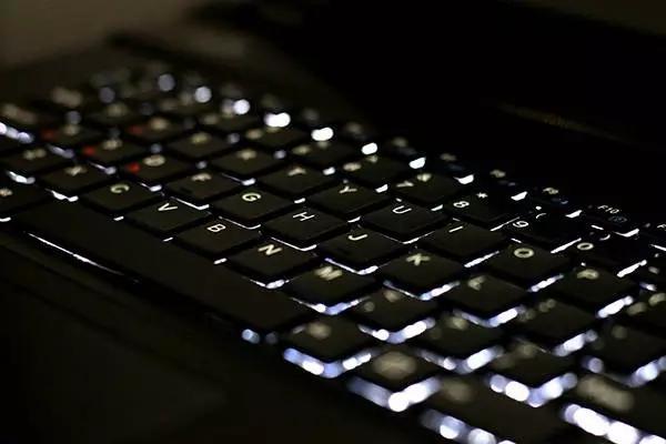 不是开玩笑这些游戏本真的可以秒杀台式机