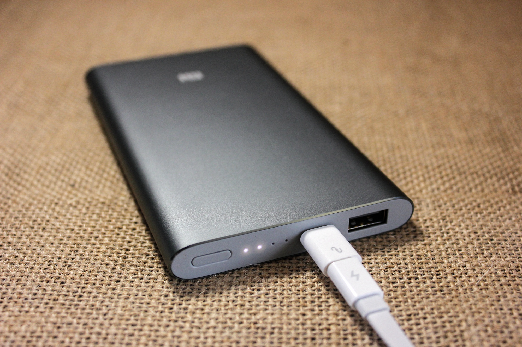 小米移动电源10000高配版评测,小米10000mah的移动电源