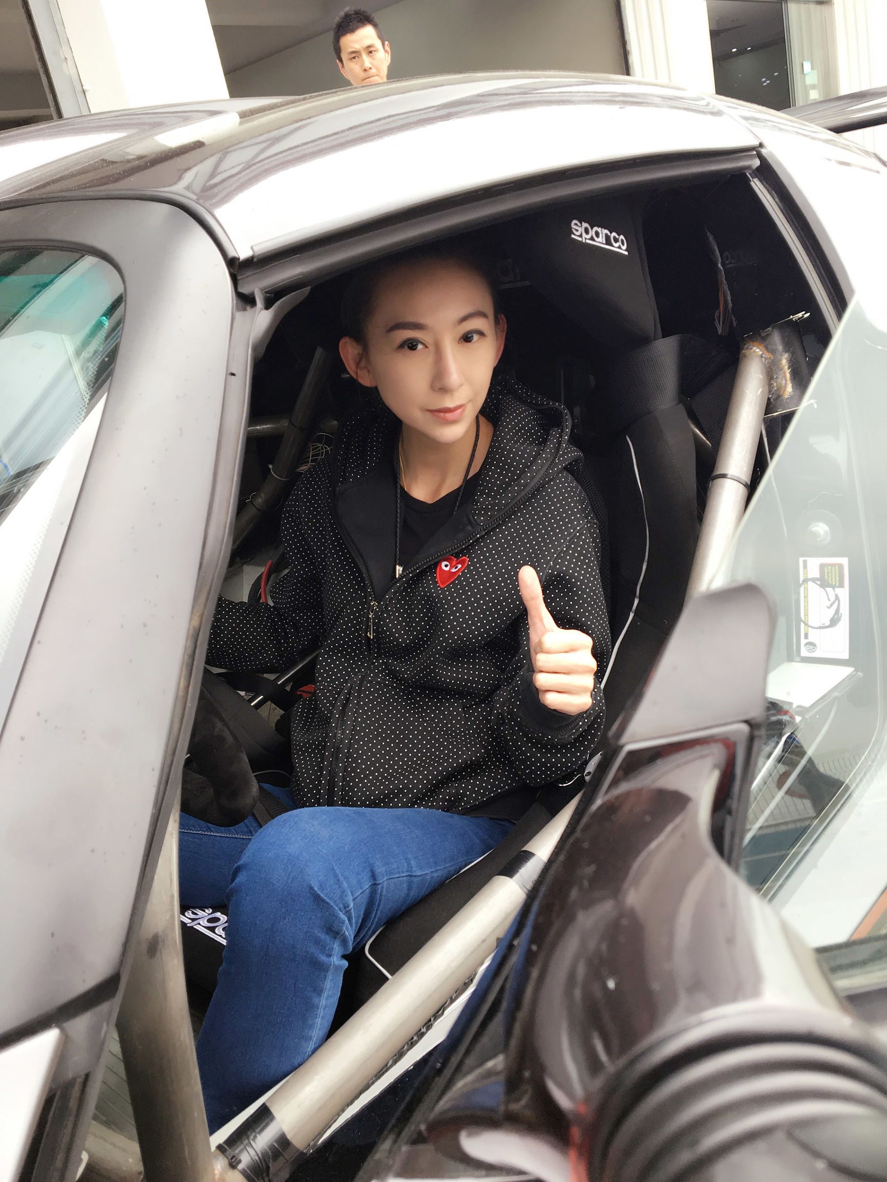 五号车论试驾迈凯伦570s,美女开迈凯伦570s