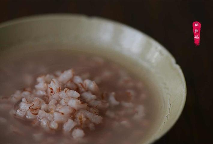 中国游客1500块买日本大米，日本首相用三菱车换中国大米