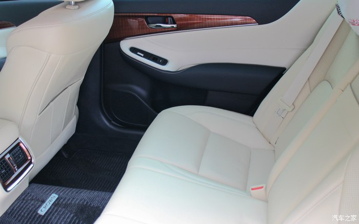 宝马调个软件参数就相差十几万果断放弃选择14代皇冠经典实在