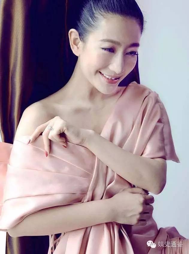 高圆圆现身韩国时装周,高圆圆谢娜时装周