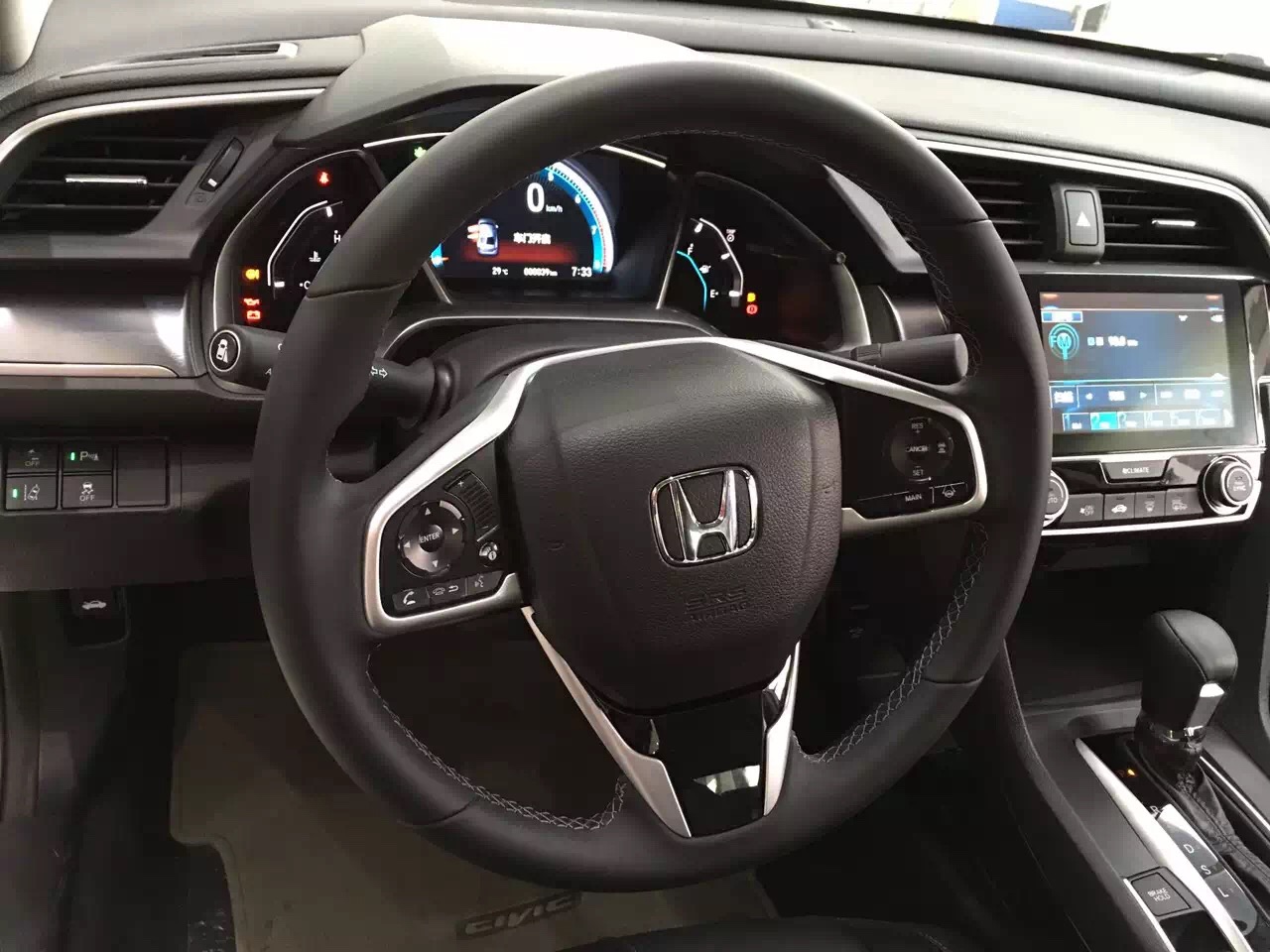 东风本田思域十一代落地价,售1299万起东风本田全新思域