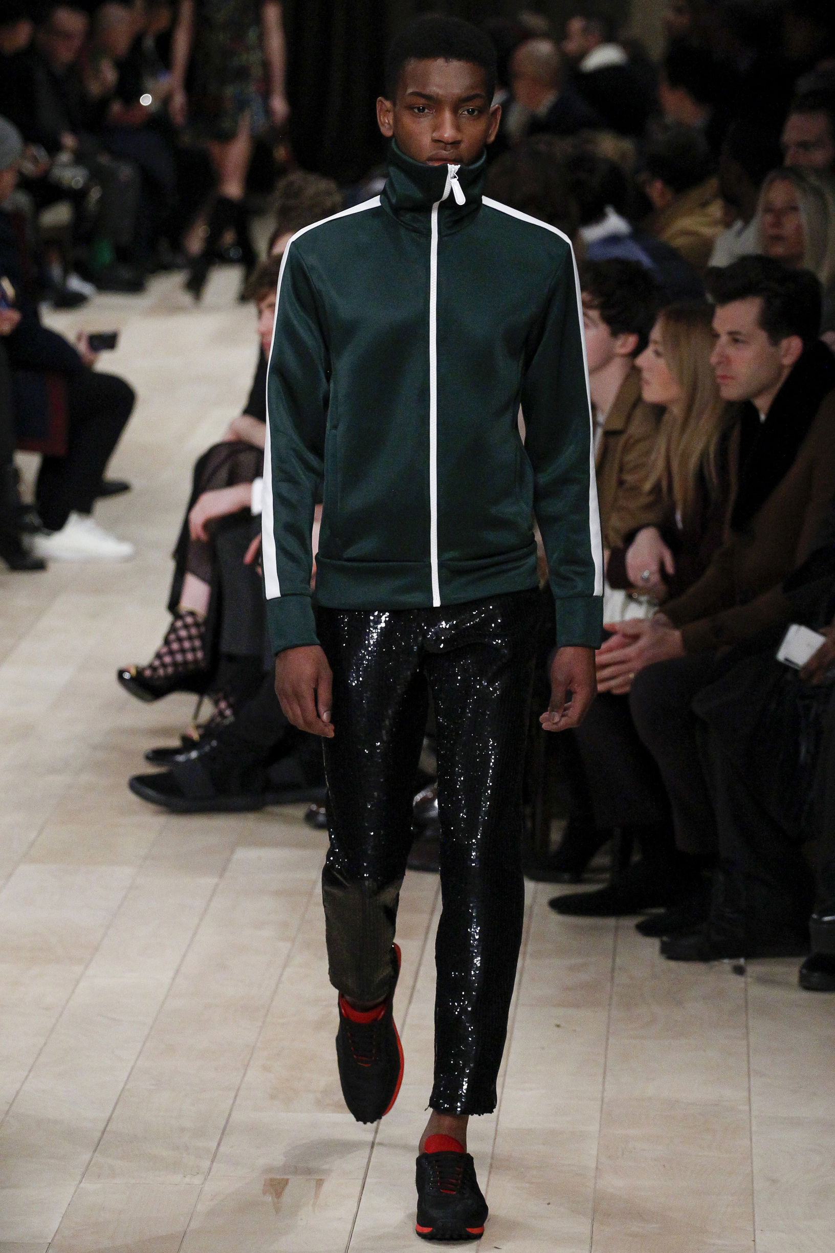 burberry男装街拍,burberry新季迷惑时尚单品男装