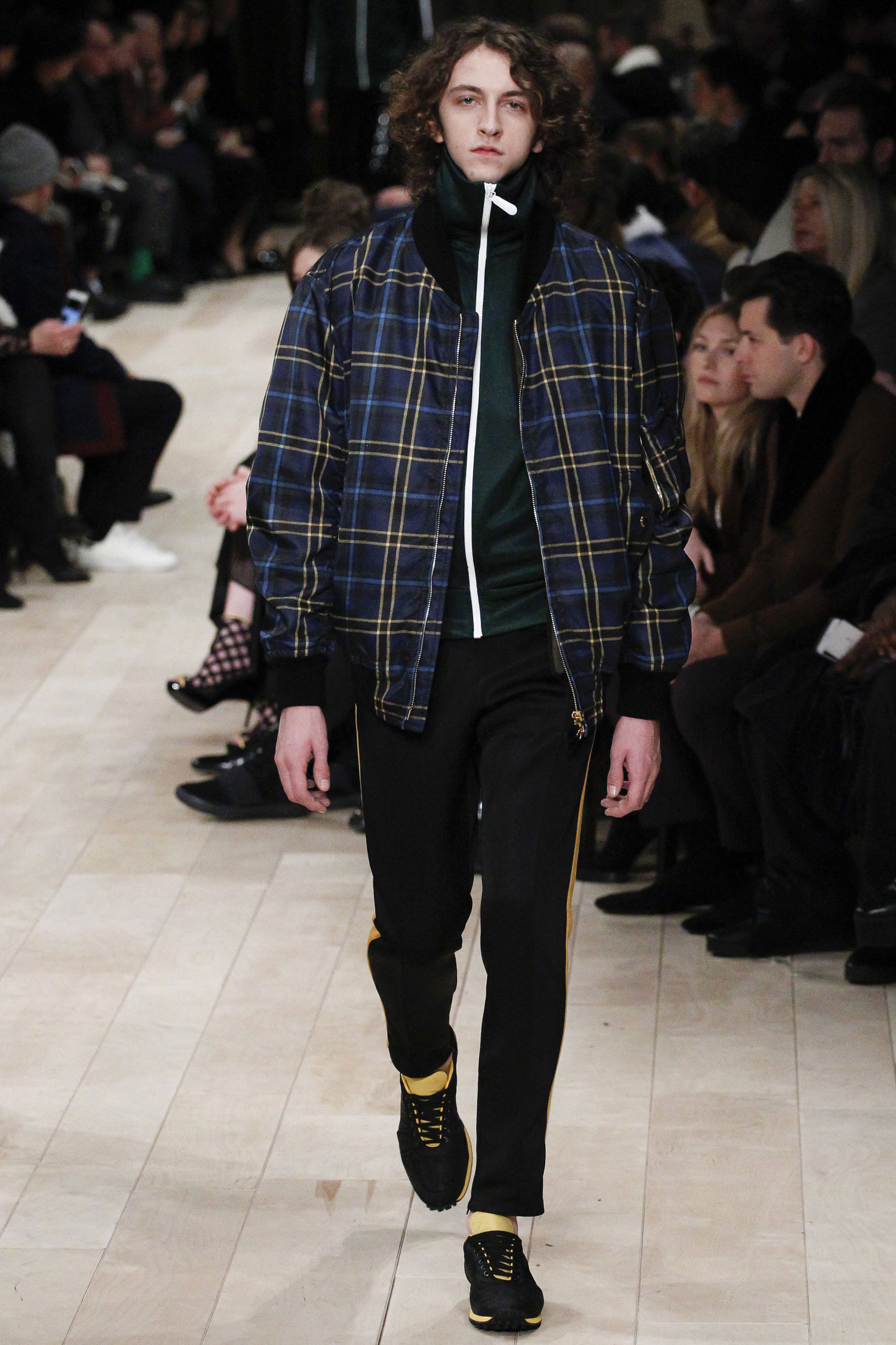 burberry男装街拍,burberry新季迷惑时尚单品男装