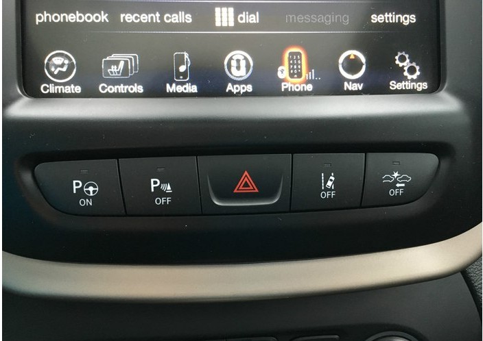 交了途锐订金，竟因销售的原因，加拿大留学生改提“自由光”，