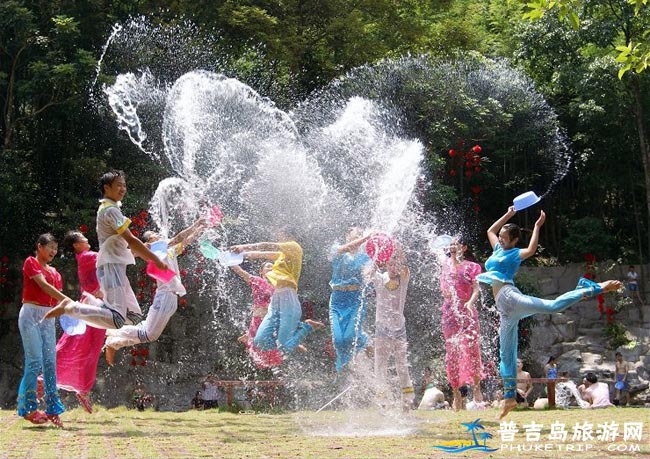 泰国泼水节过了还有必要去吗,在泰国遇到泼水节会不会随便泼