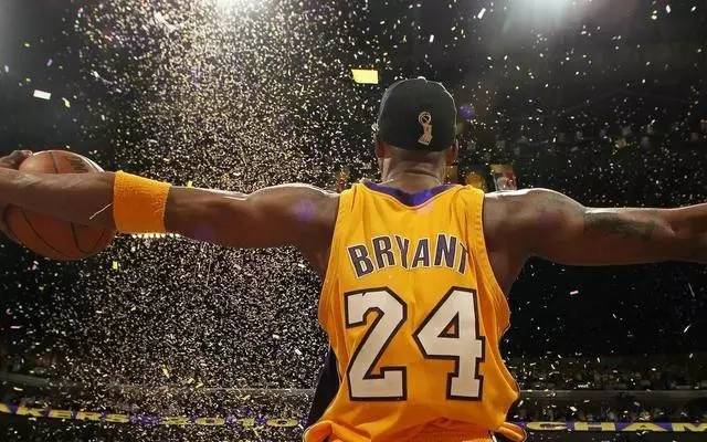 他用20年让联盟站立致敬，时代落幕，但是我们的青春永不散场