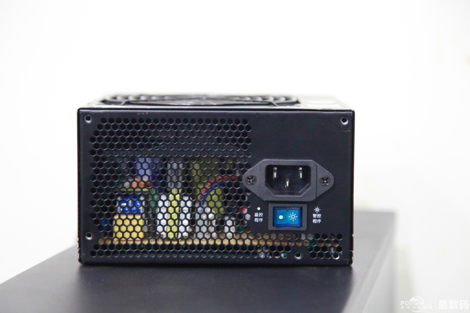 笔电当道但我依旧独宠台式