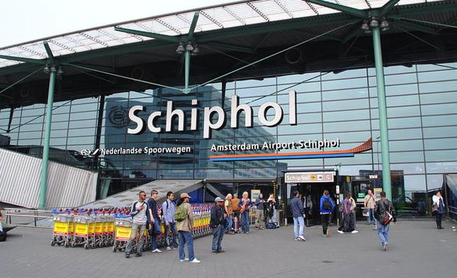 他一个冒充“恐怖分子”的玩笑，却让荷兰的机场关闭了4个小时