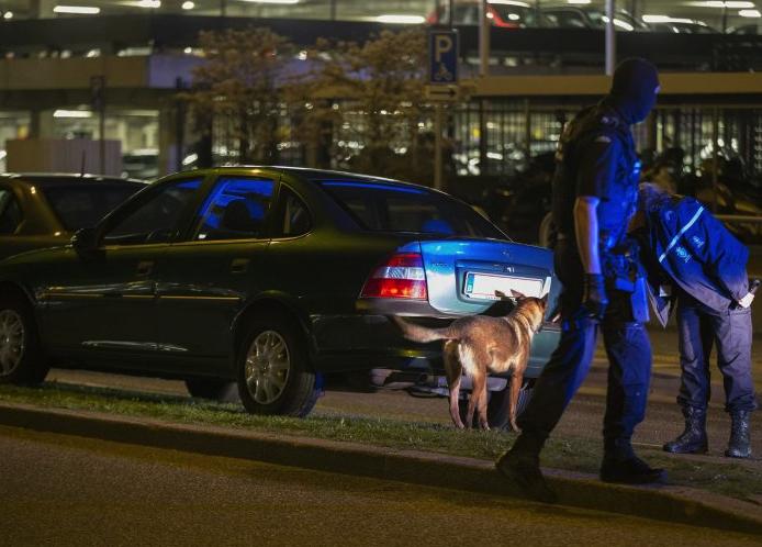 他一个冒充“恐怖分子”的玩笑，却让荷兰的机场关闭了4个小时