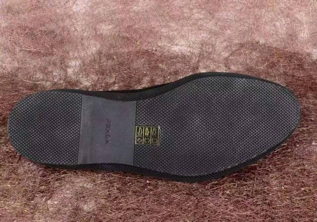 巴利对比普拉达,巴利和tods哪个档次高