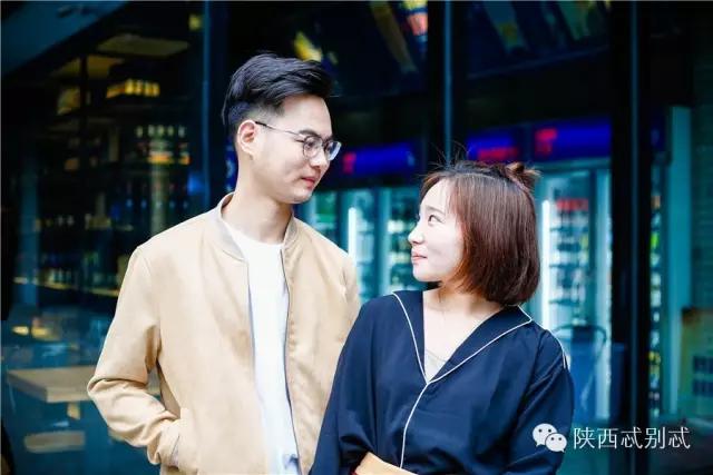 说出你们在酒吧被撩的经历?我面膜笑裂了!丨谁是忒色街拍NO.