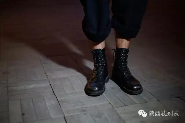 说出你们在酒吧被撩的经历?我面膜笑裂了!丨谁是忒色街拍NO.