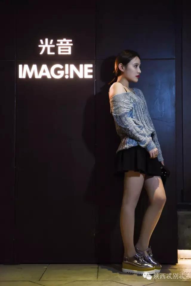 说出你们在酒吧被撩的经历?我面膜笑裂了!丨谁是忒色街拍NO.