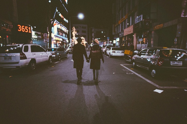 我和他缘分，起于那异国乡间的小小汽车旅馆