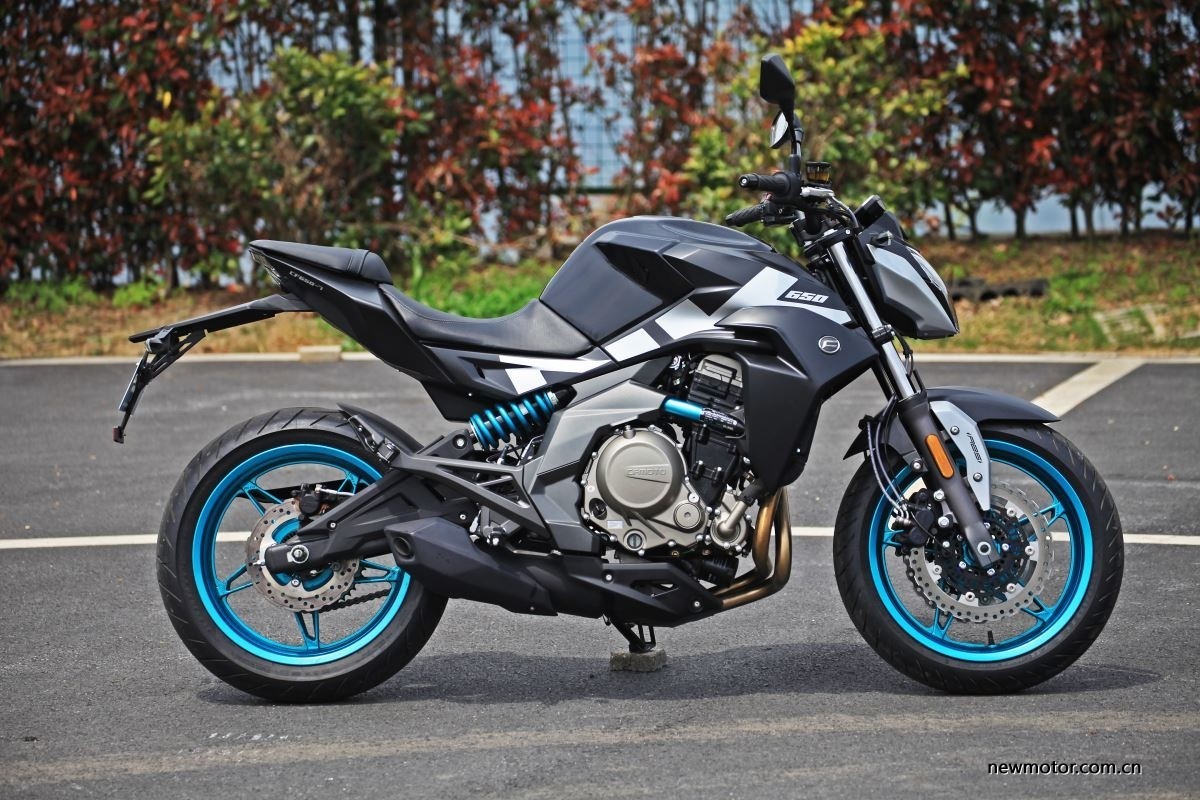 春风650nk和400nk如何选,春风400nk哪款最好