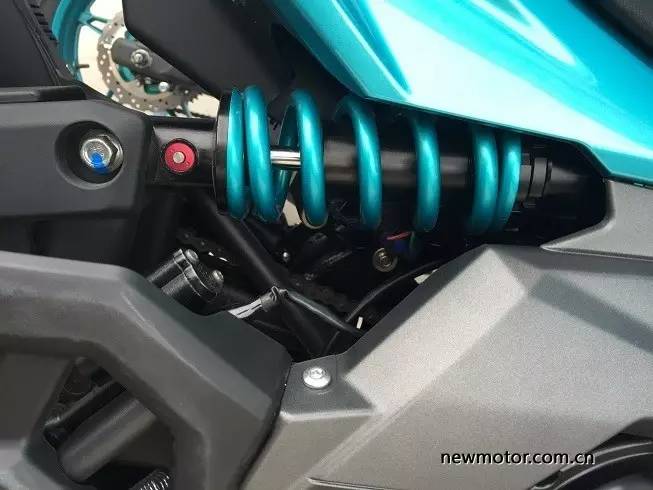 春风650nk和400nk如何选,春风400nk哪款最好