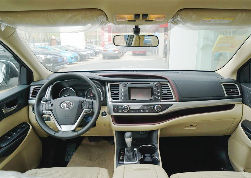 汉兰达2.0四驱尊贵落地价老款,汉兰达2015款3.5l四驱至尊版7座