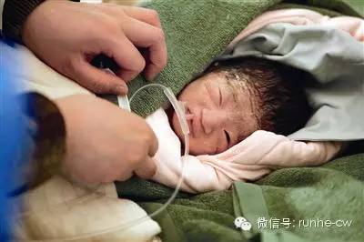 孕妈上厕所时胎儿会怎样,孕妇生宝宝时使劲大便