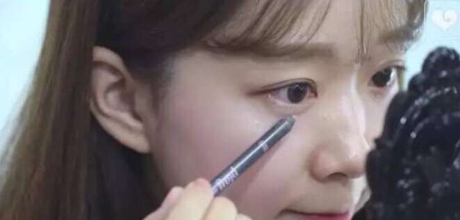 抓住春天的尾巴，画个闪闪惹人爱的卧蚕招挑花