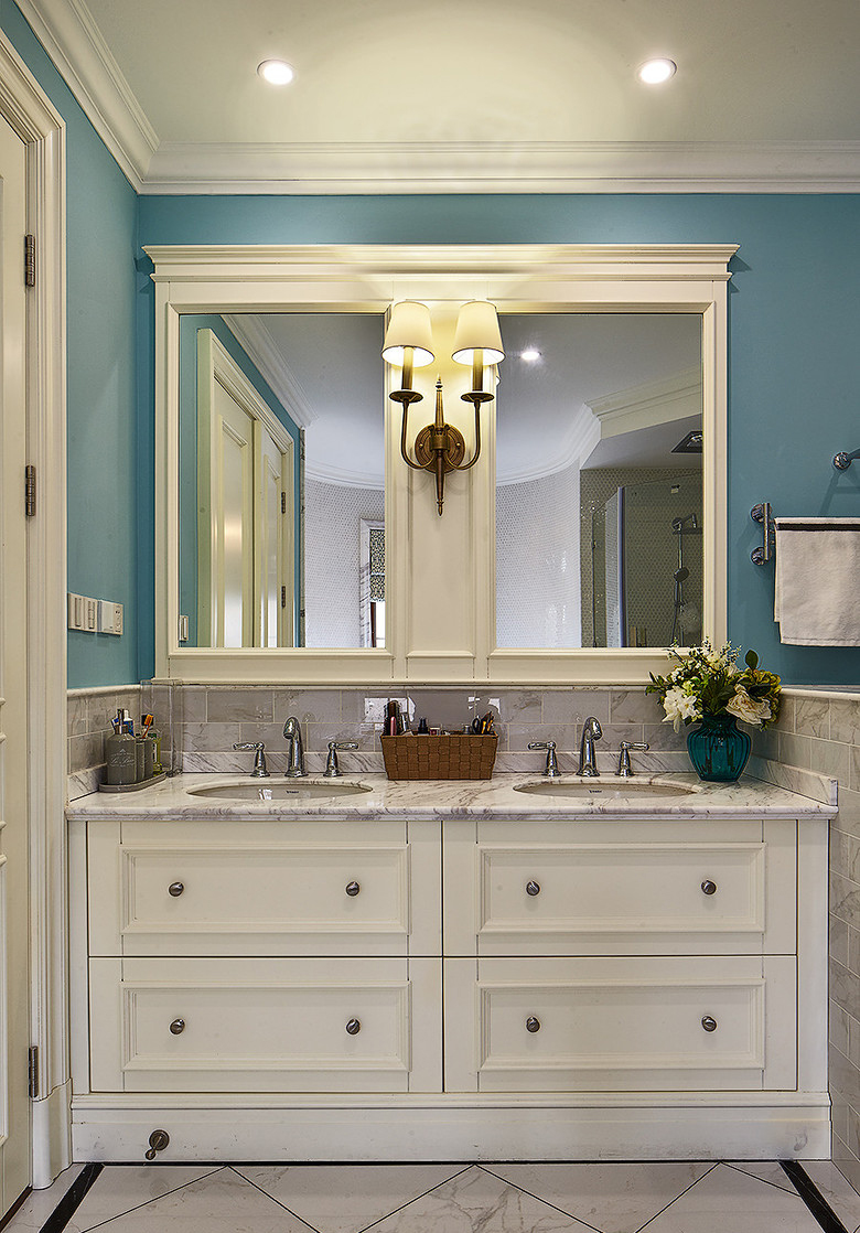 卫生间浴室柜太脏?老婆只用了一张纸,立马干干净净!