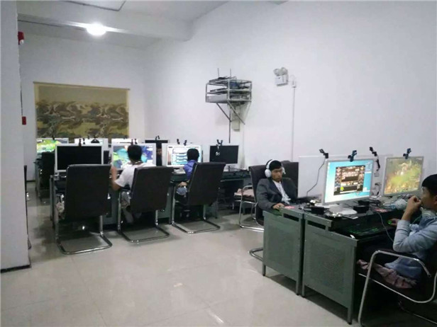 因频繁掉线兴义35家网吧集体*愿请**：黔西南电信请“还”网速