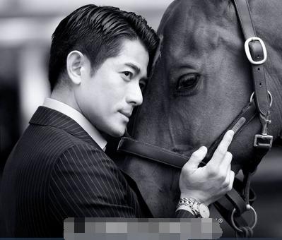 曾经的舞王，日本女星投怀送抱，如今只能靠网红上头条