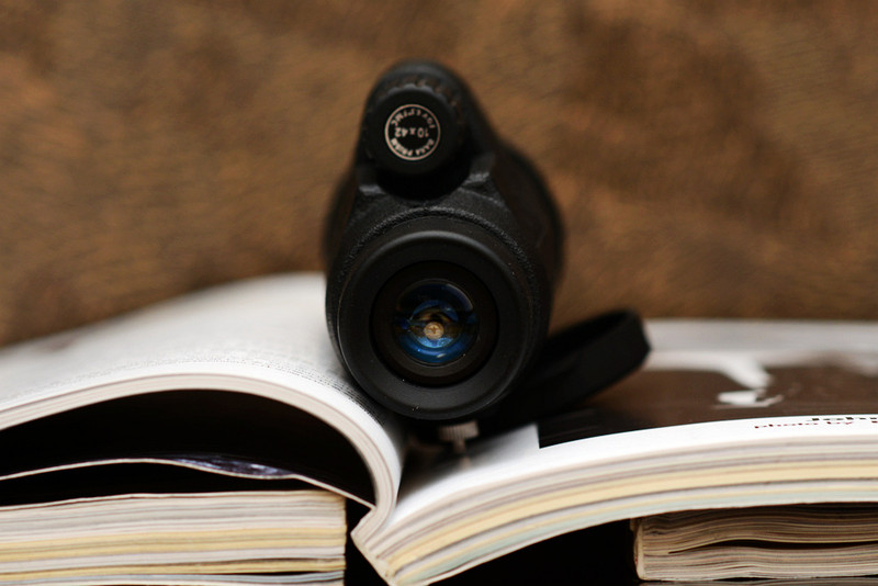 对面妹纸动态全掌握,10X42倍的望远镜体验