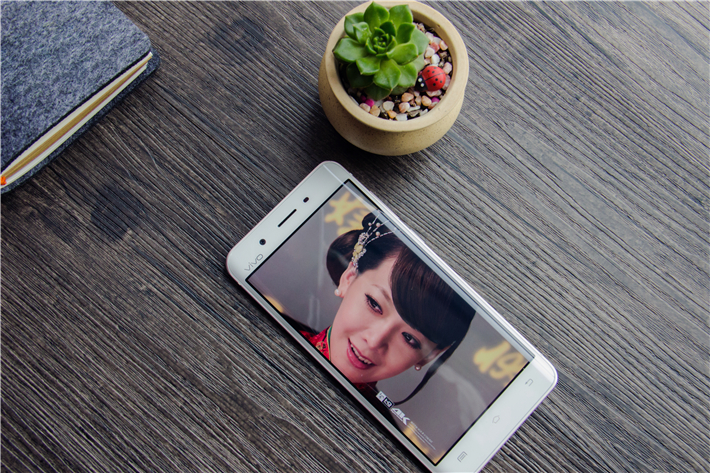 vivoxplay5测评吃鸡,vivoxplay5原神体验