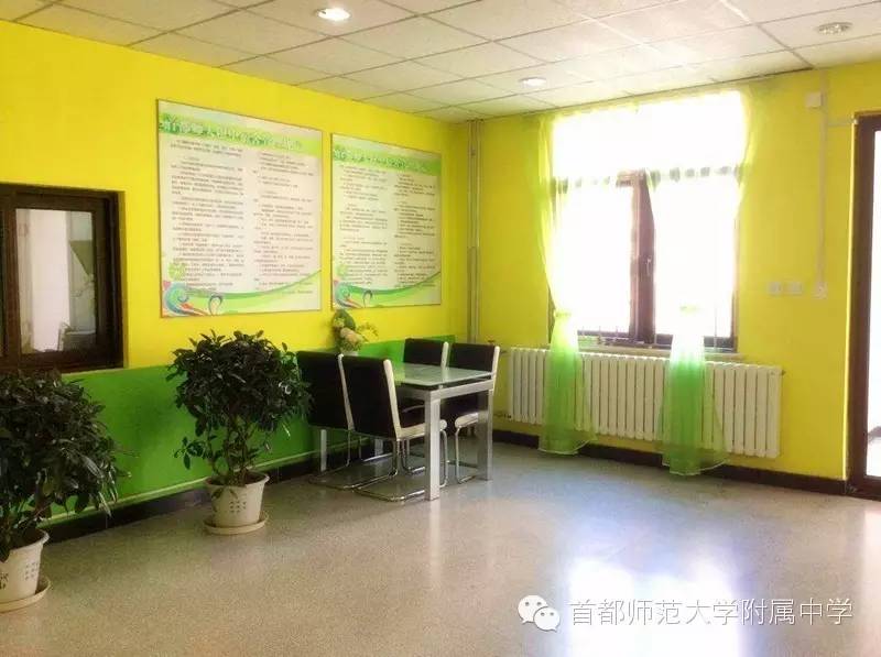 住在负一楼是什么体验,住在宿舍楼的感受