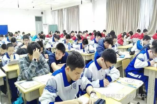 住在负一楼是什么体验,住在宿舍楼的感受