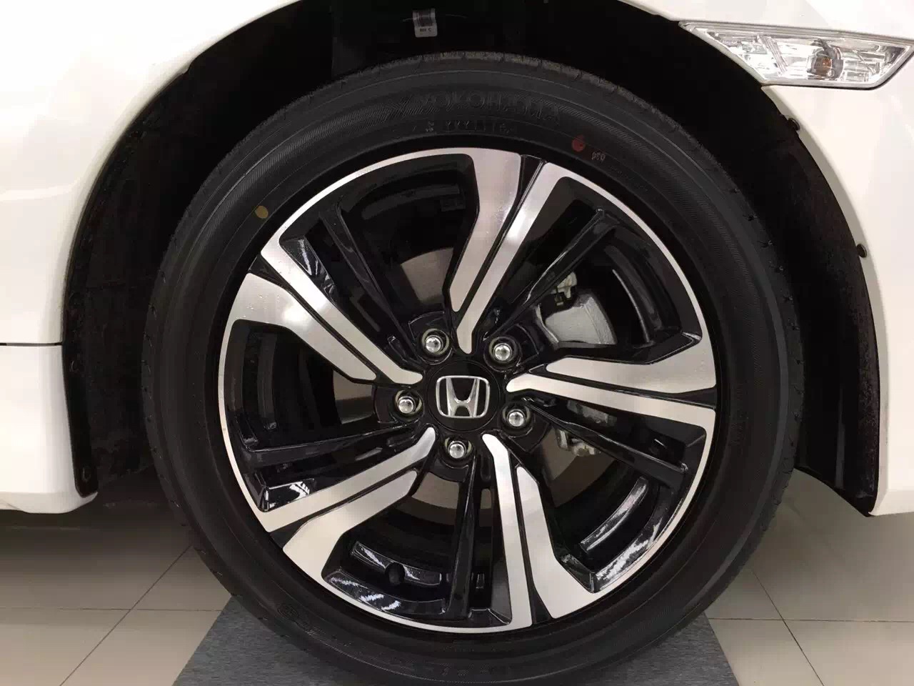 东风本田思域十一代落地价,售1299万起东风本田全新思域