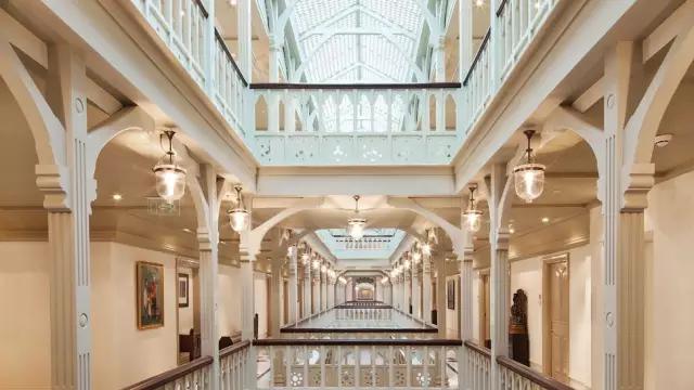 一开始我也不懂,为什么名人都爱住这些老酒店,直到...