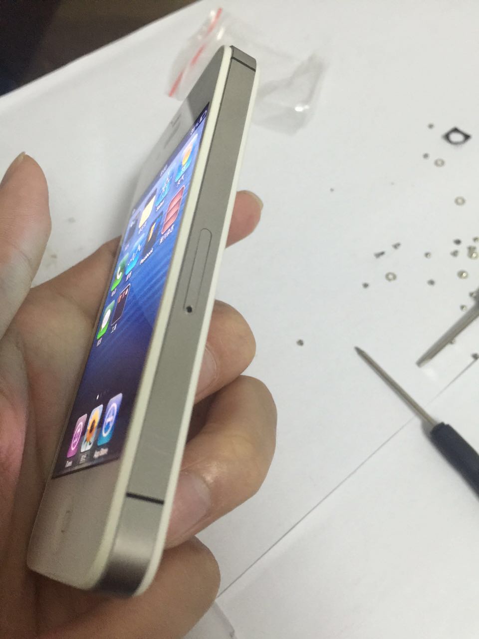 苹果4s主板怎么装,iphone4s刷机ios6.1.3