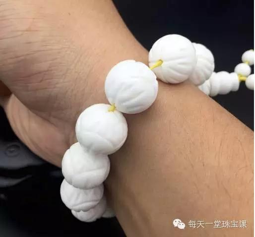 顶级老蜜蜡单珠图片,老蜜蜡大珠子图片欣赏