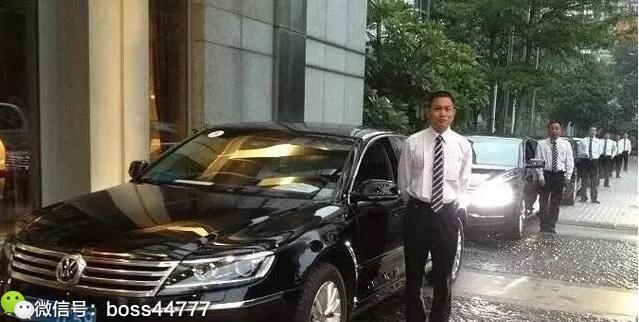 低调豪车辉腾接人,低调总裁开大众辉腾